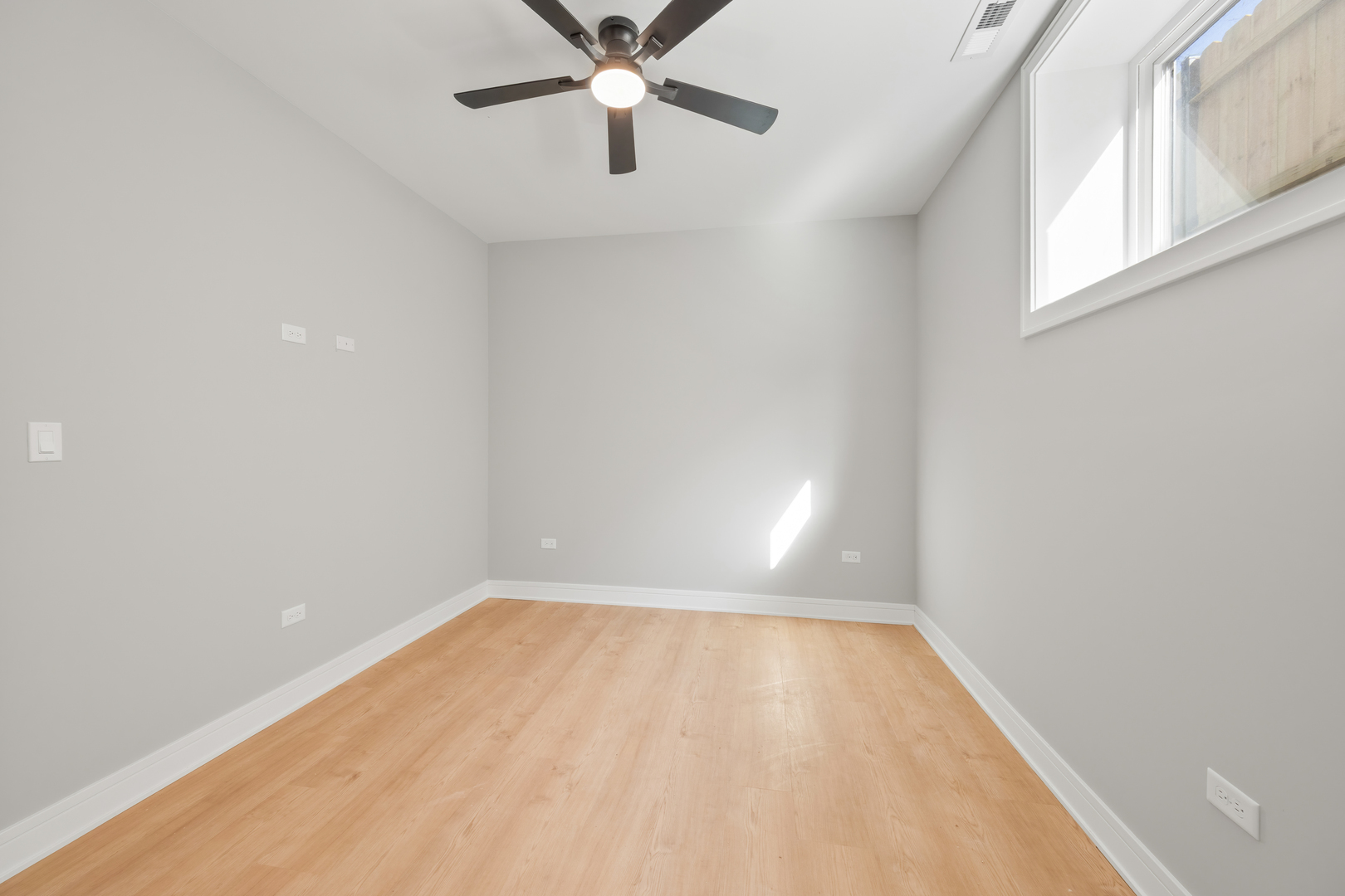 6639 S Langley Avenue 1 Property Photo 10