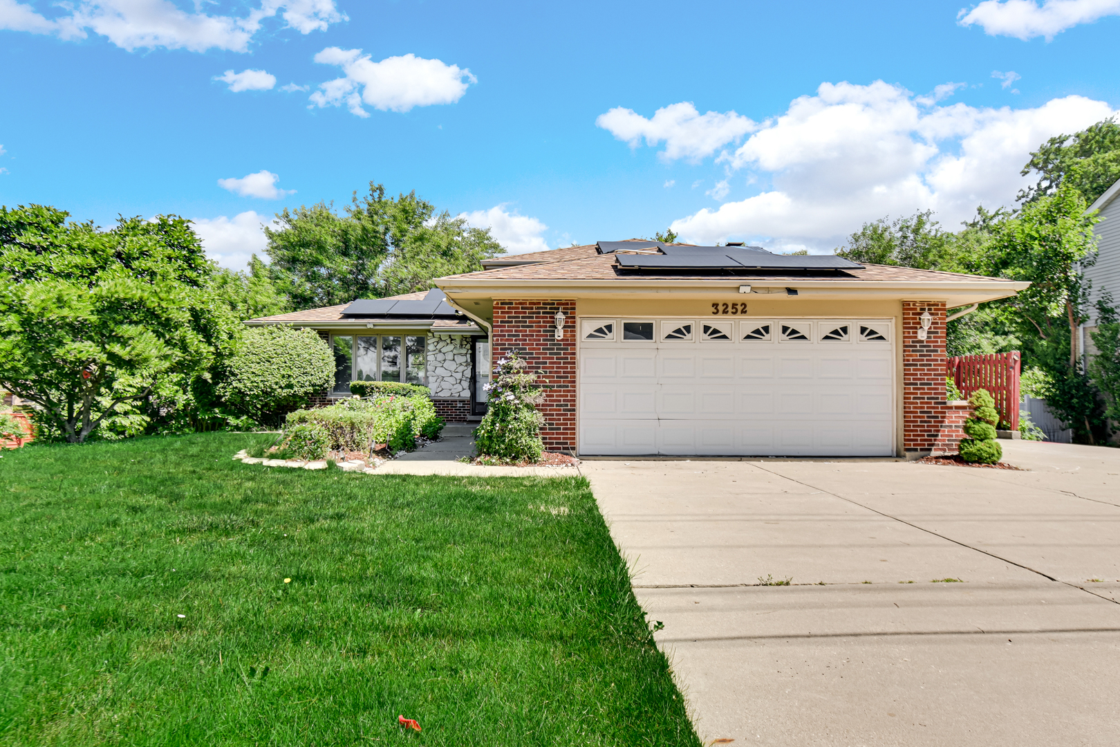 3252 87th Street Property Photo 1
