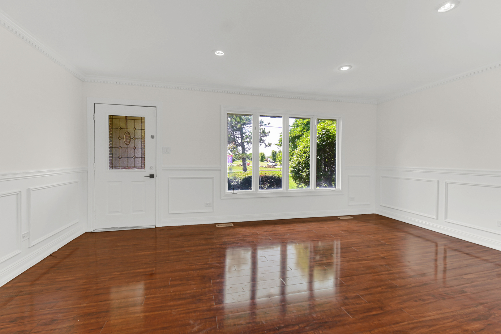 3252 87th Street Property Photo 3