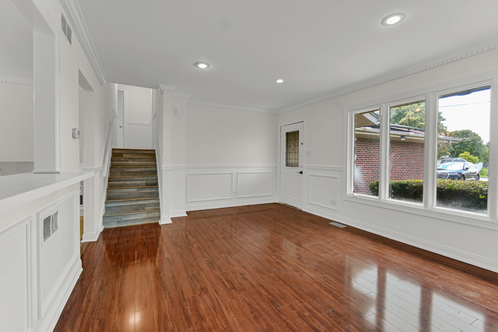 3252 87th Street Property Photo 4