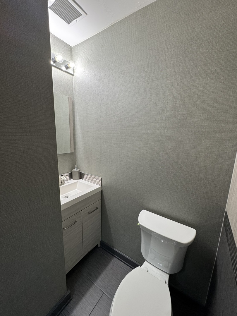 1016 Lunt Avenue Property Photo 17