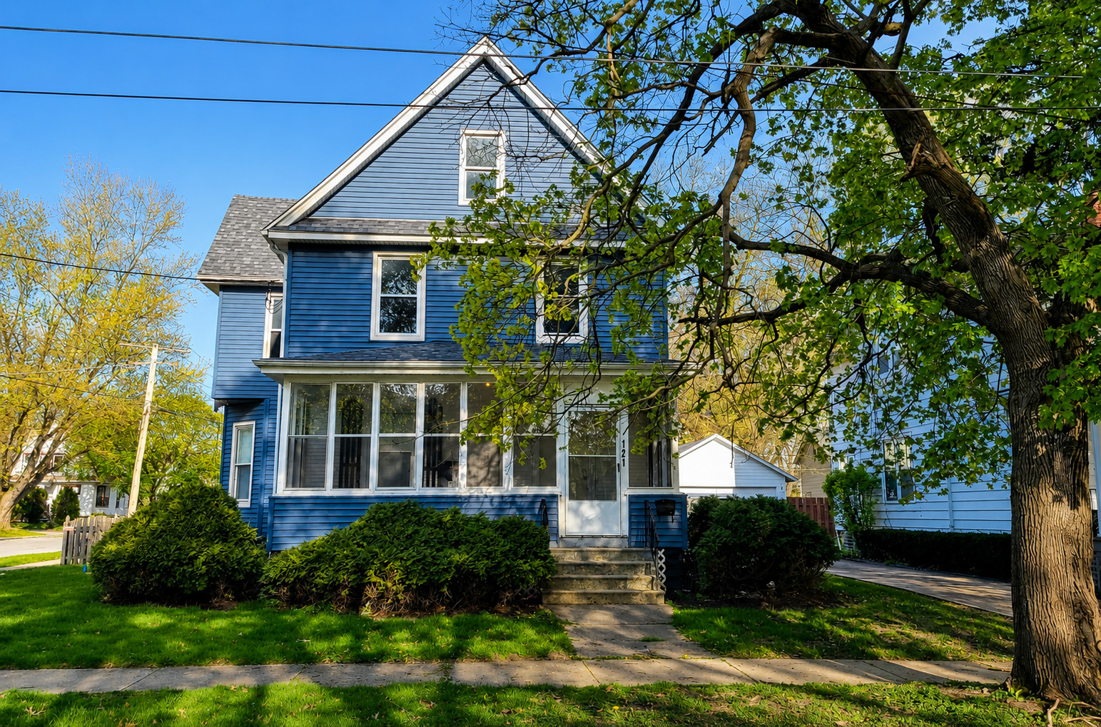 121 N May Street Property Photo 1