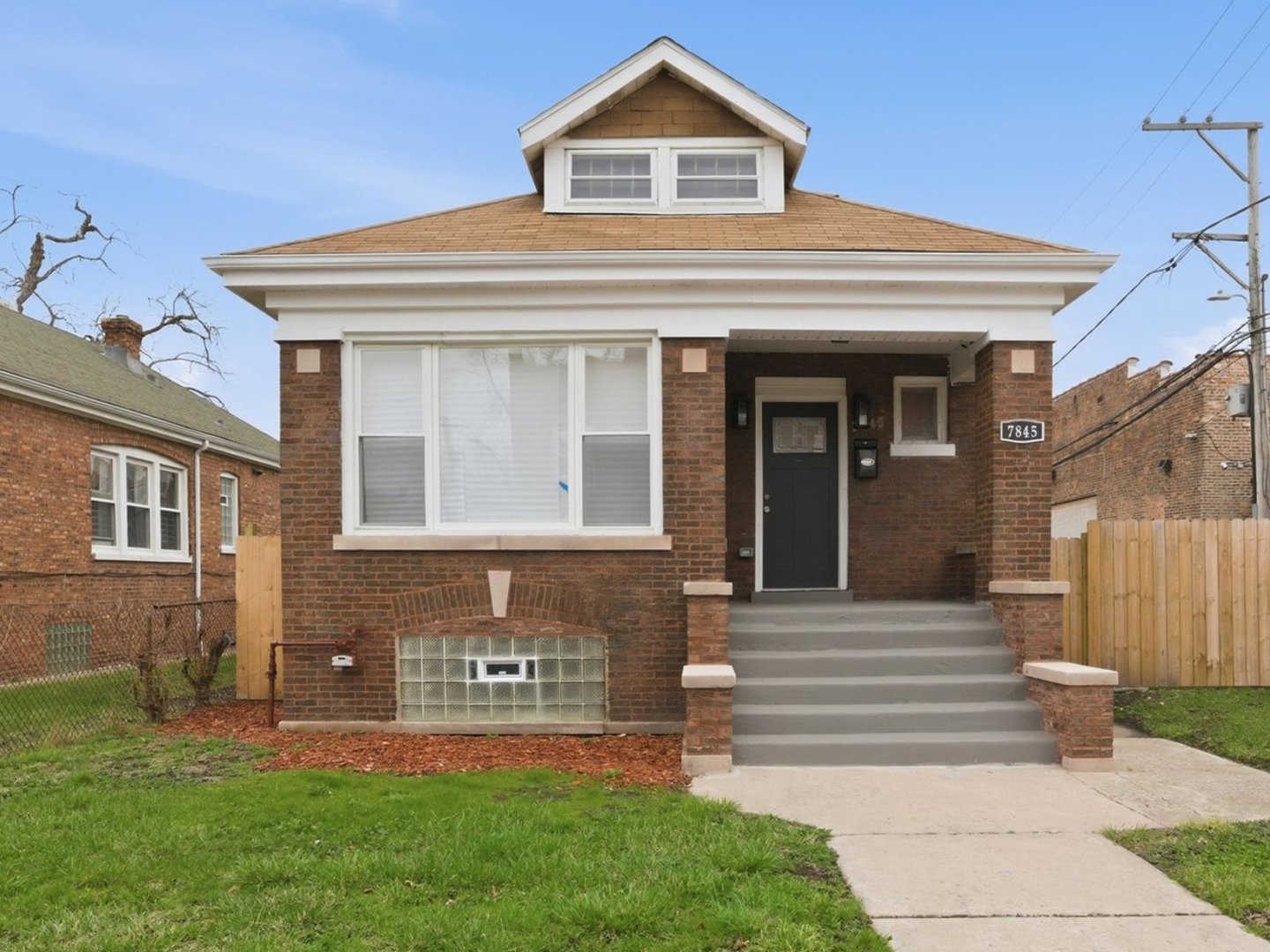 7845 S Union Avenue Property Photo 1