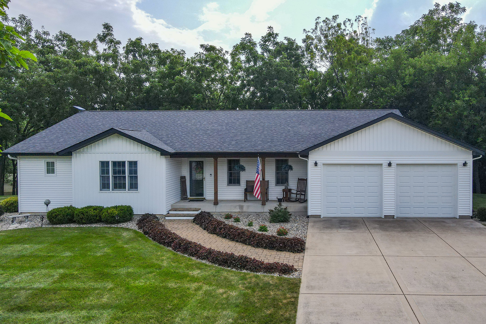 6174 Tulip Lane Property Photo 1