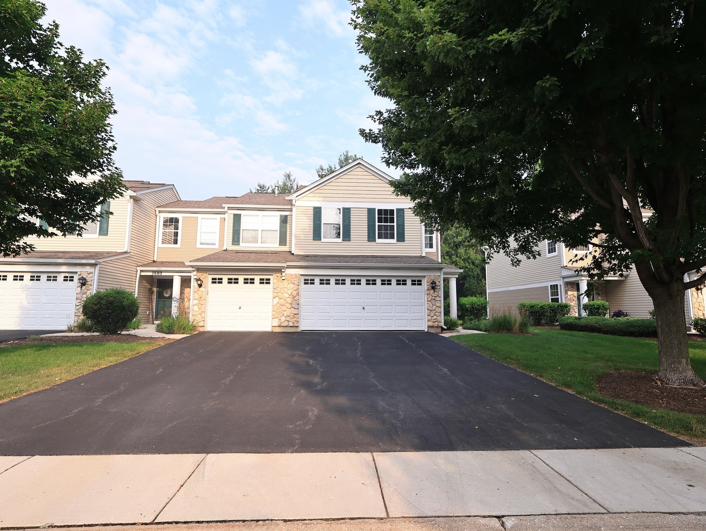 2607 Oak Tree Lane Property Photo 1