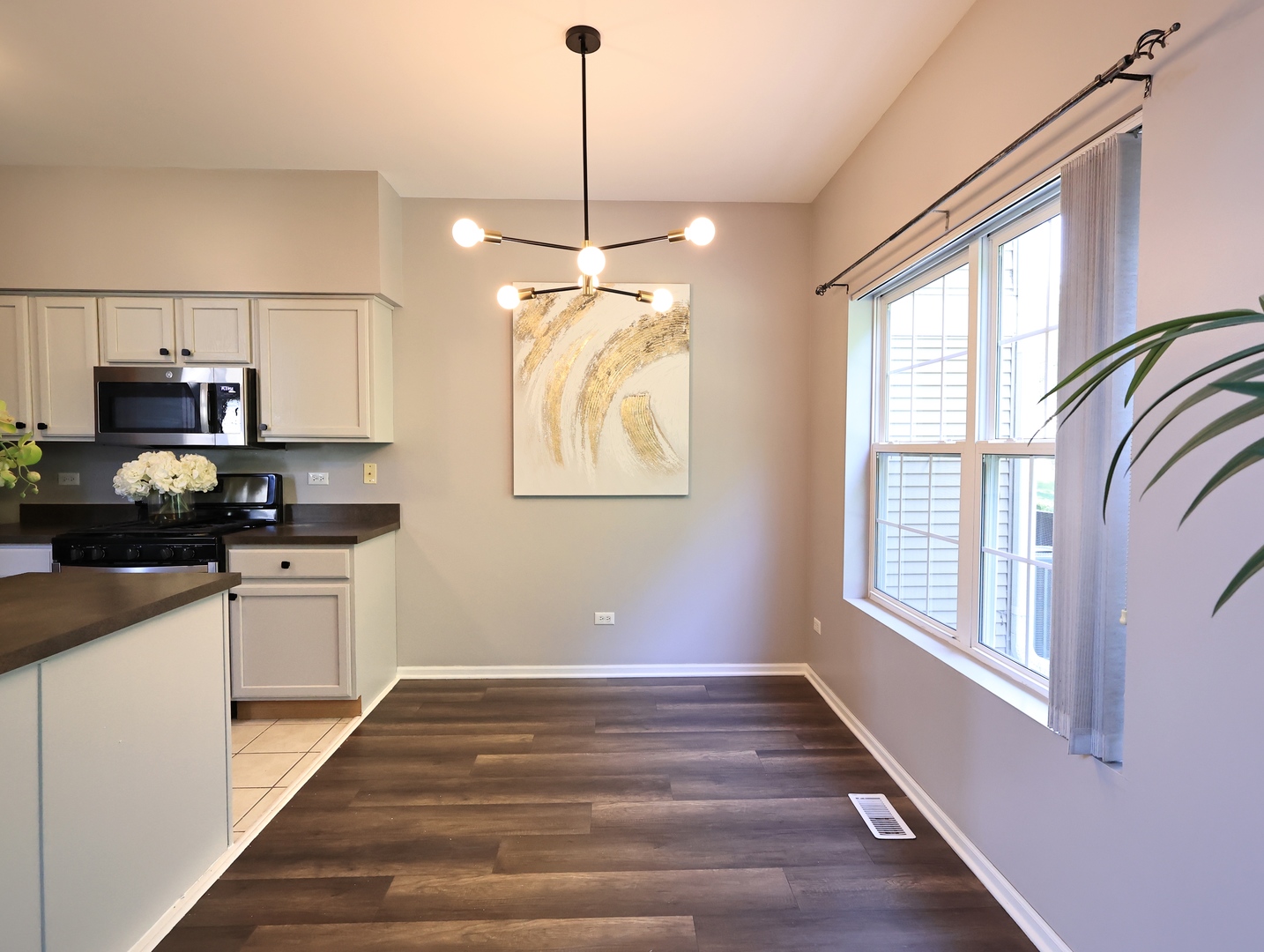 2607 Oak Tree Lane Property Photo 10
