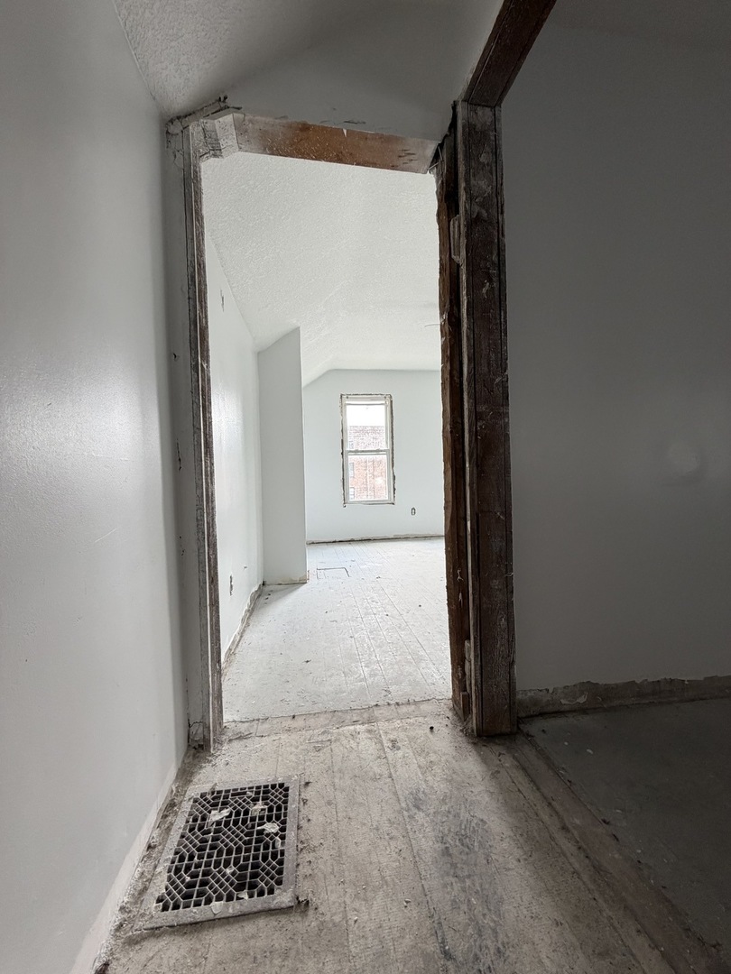 740 Charlotte Street Property Photo 9