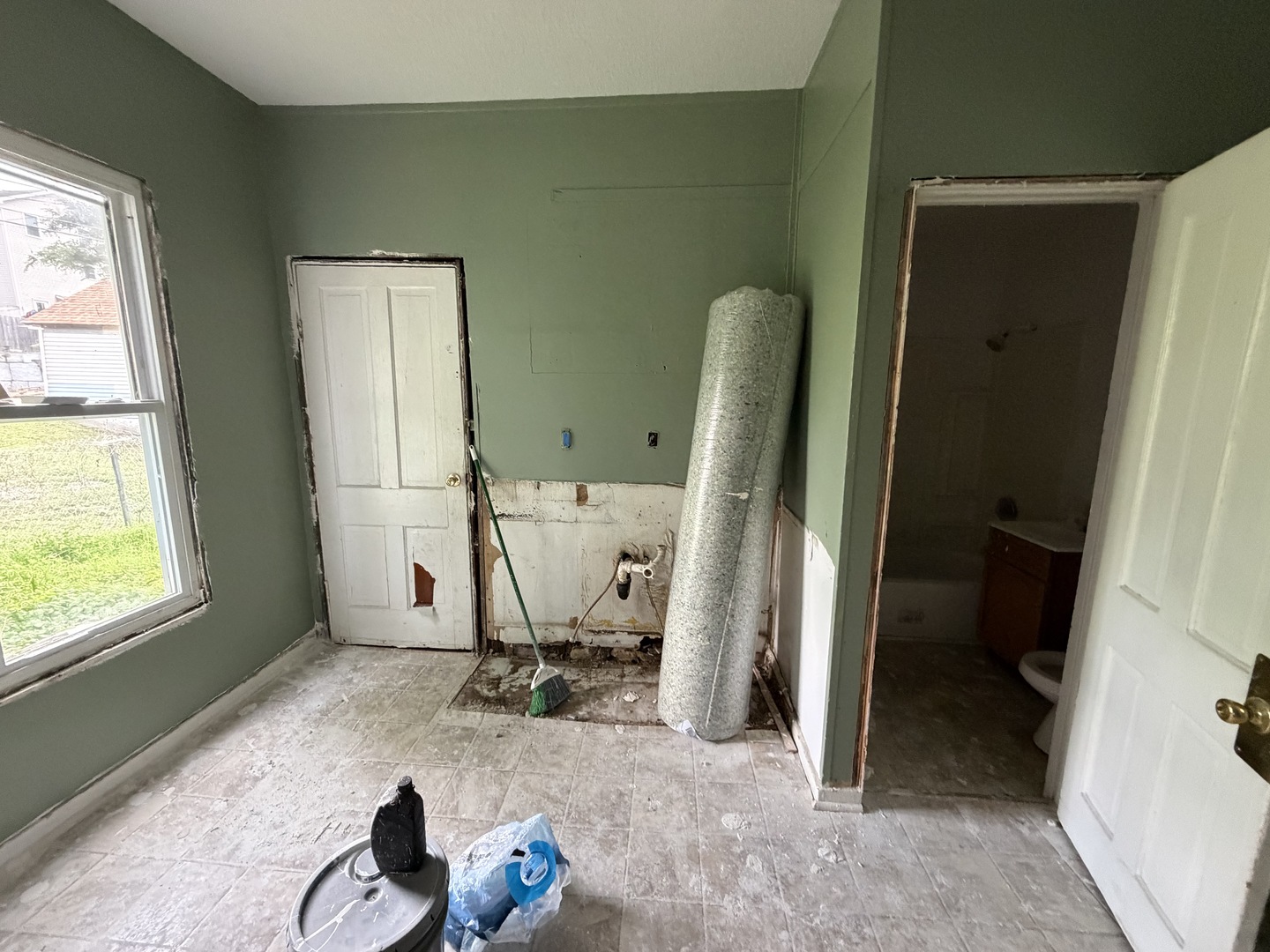 740 Charlotte Street Property Photo 22