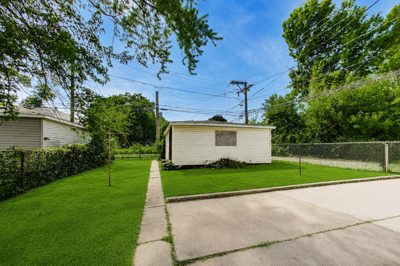 11514 S Yale Avenue Property Photo 8