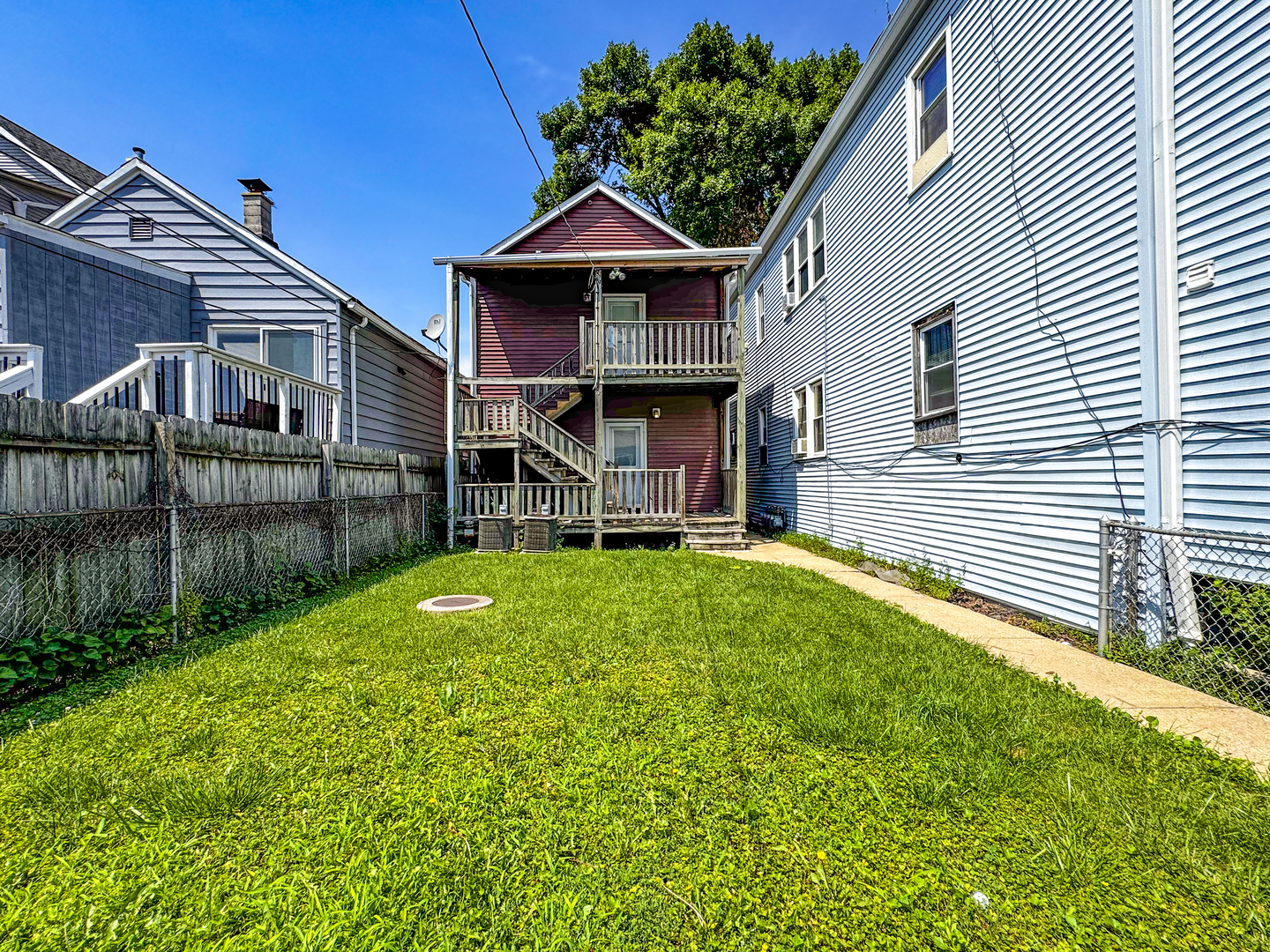 637 W 46th Place Property Photo 14