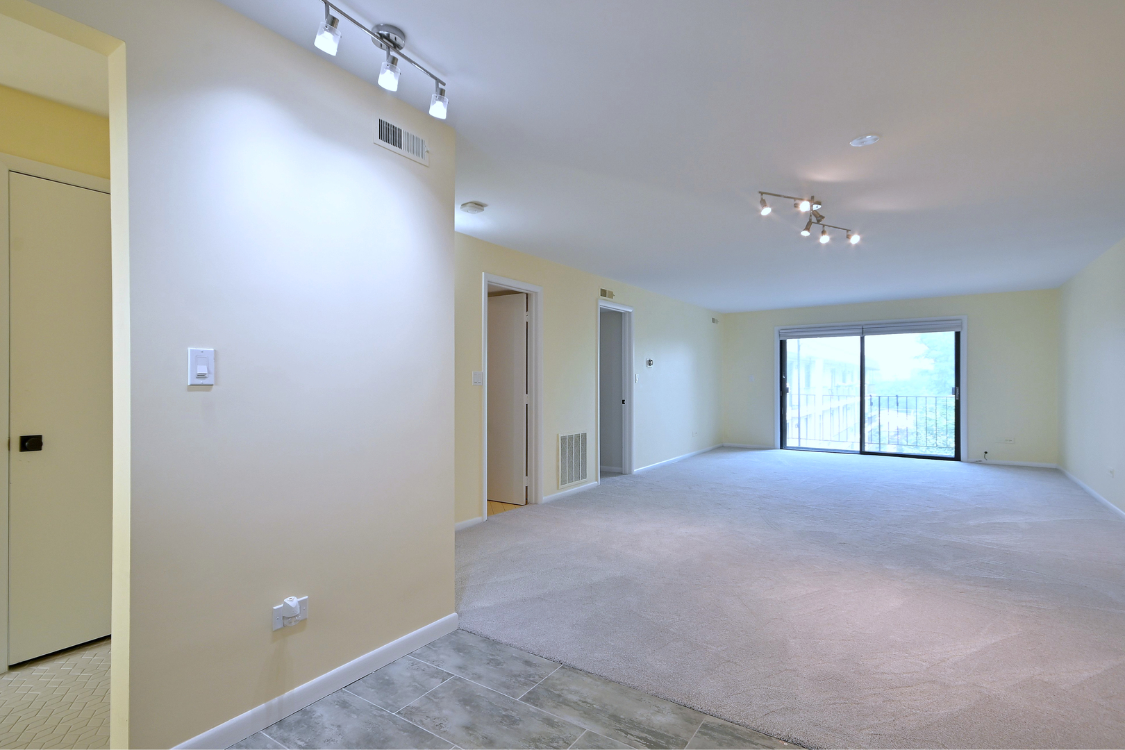 6221 N Niagara Avenue 506 Property Photo 9