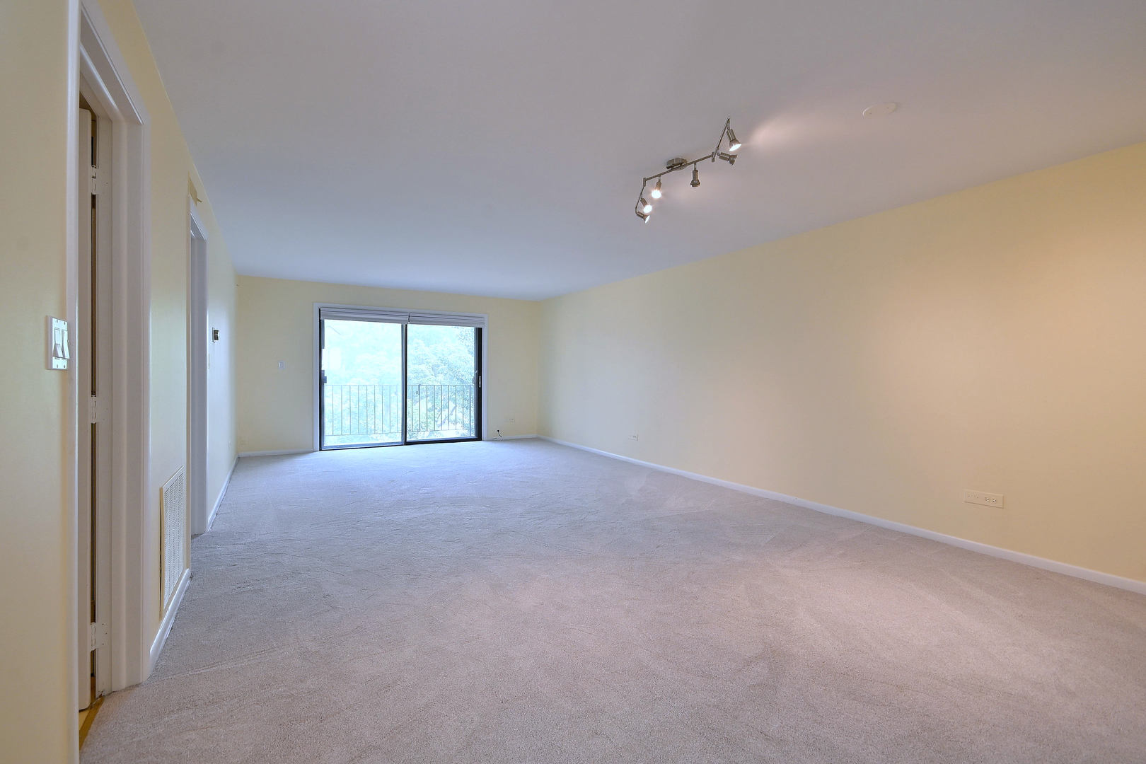 6221 N Niagara Avenue 506 Property Photo 11