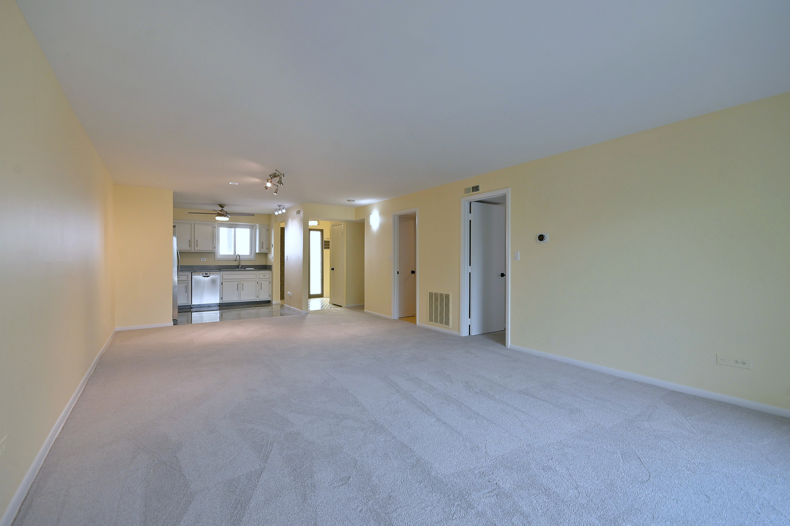 6221 N Niagara Avenue 506 Property Photo 12
