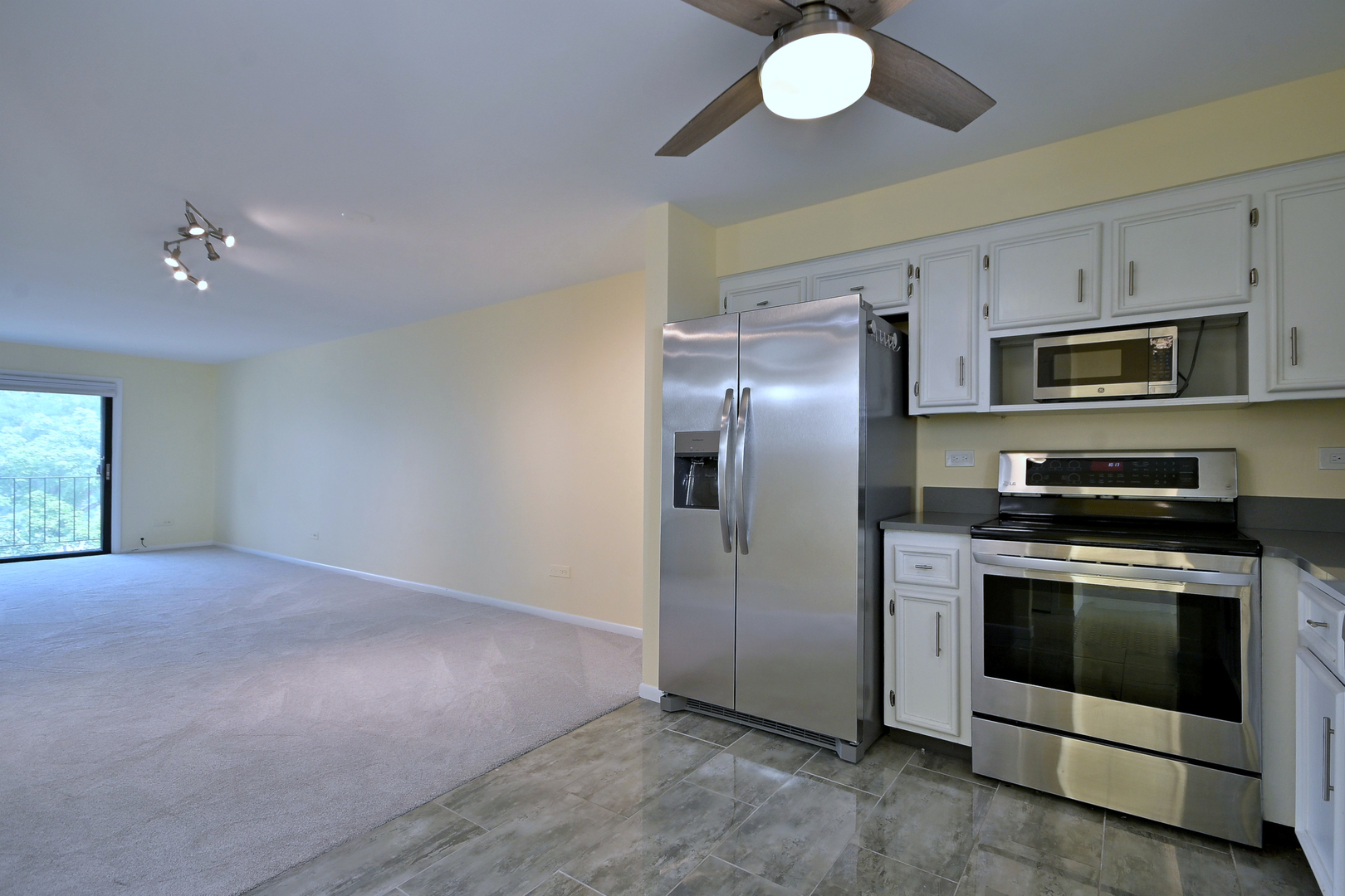 6221 N Niagara Avenue 506 Property Photo 16