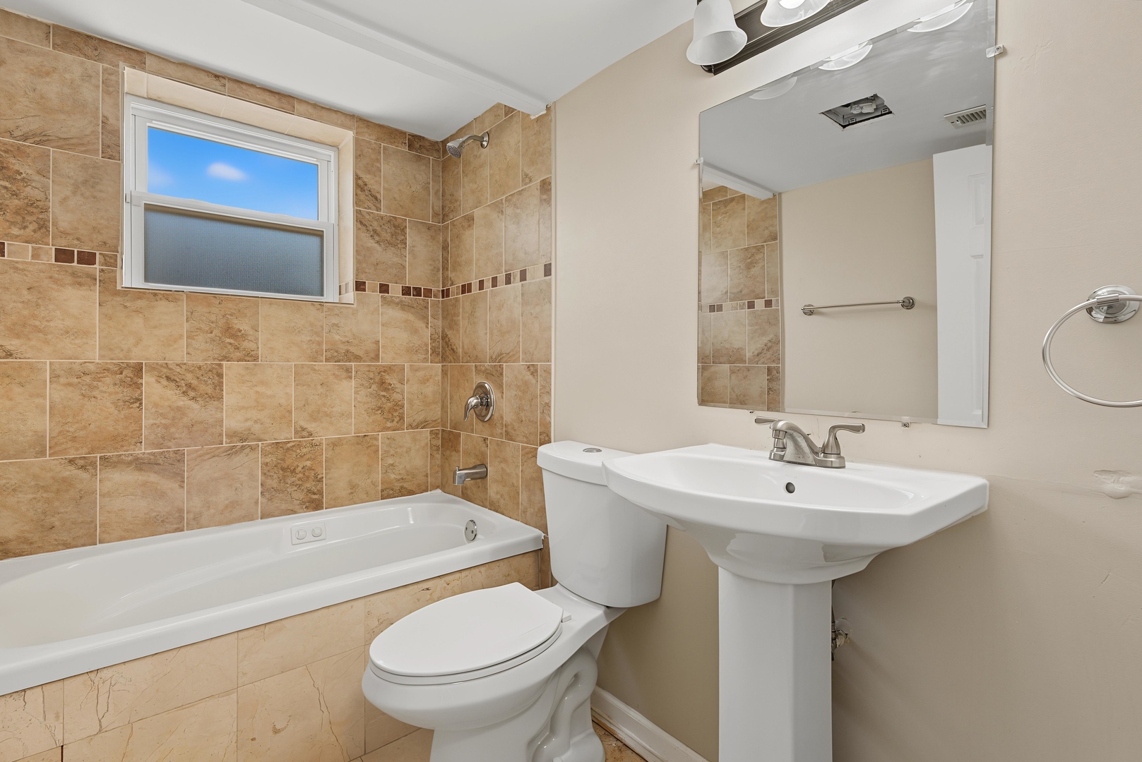 2826 186th Street Property Photo 2