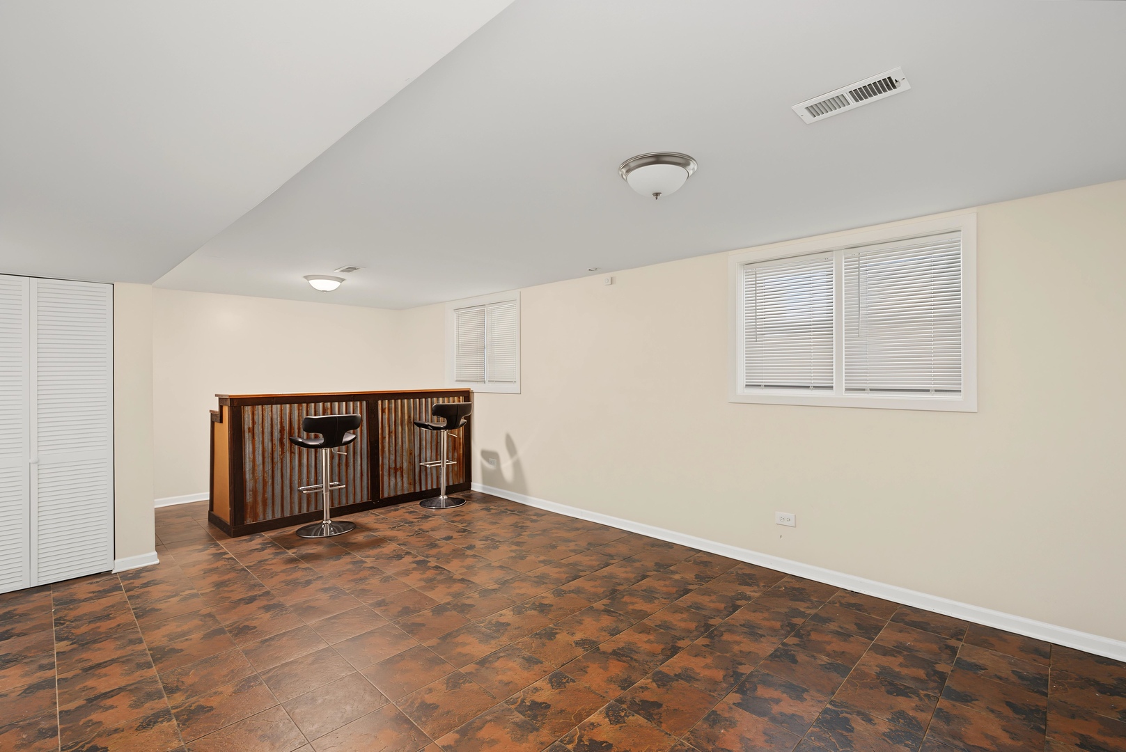 2826 186th Street Property Photo 3