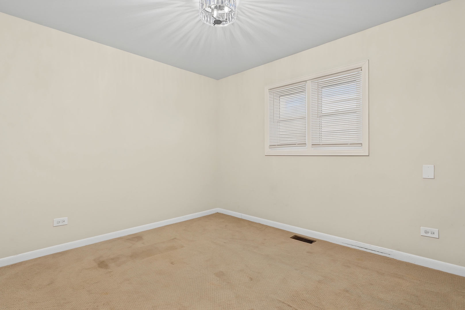 2826 186th Street Property Photo 7