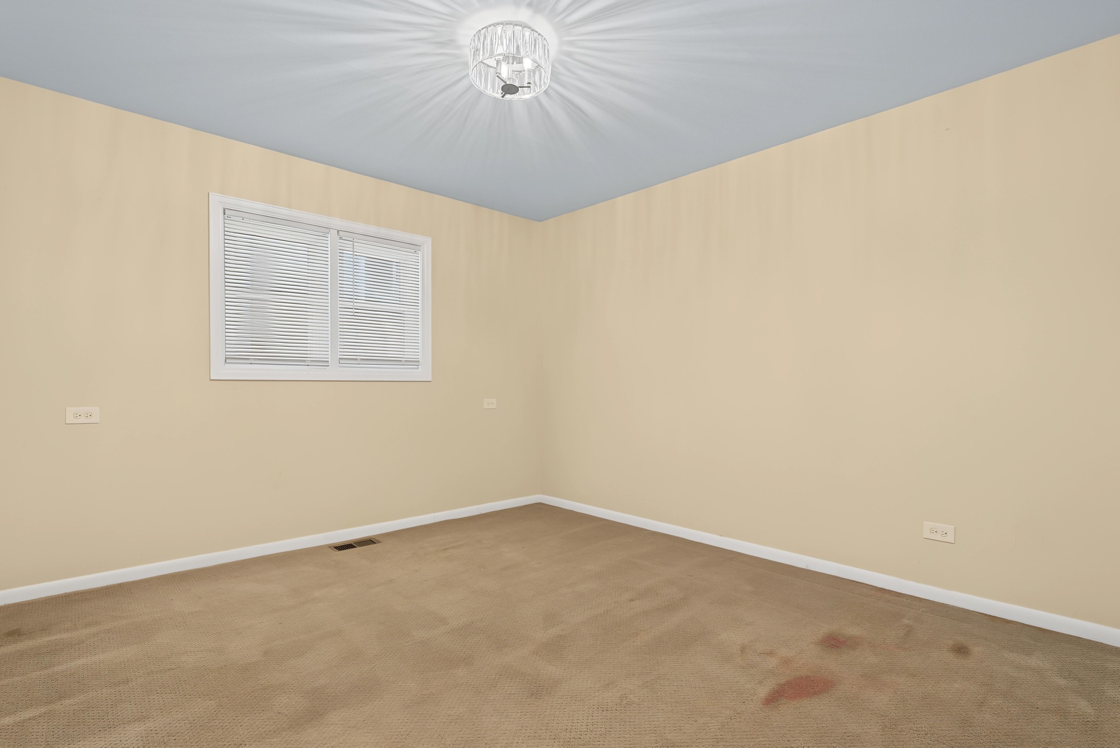 2826 186th Street Property Photo 8