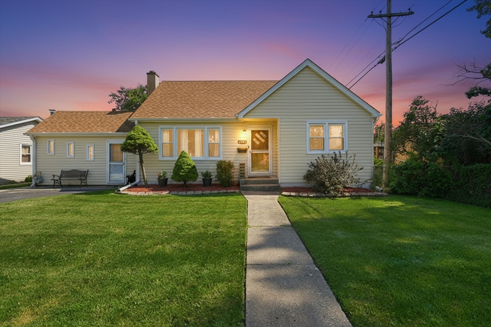 6743 106th Place Property Photo 3
