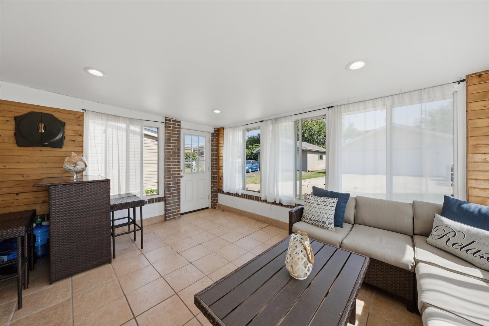 6743 106th Place Property Photo 5