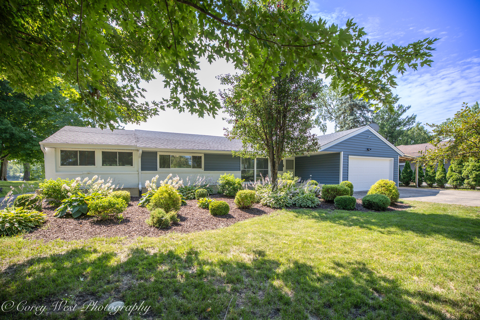 6183 N River Drive Property Photo 1