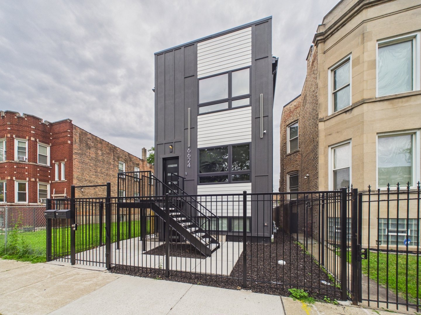 6624 S Champlain Avenue B Property Photo 1