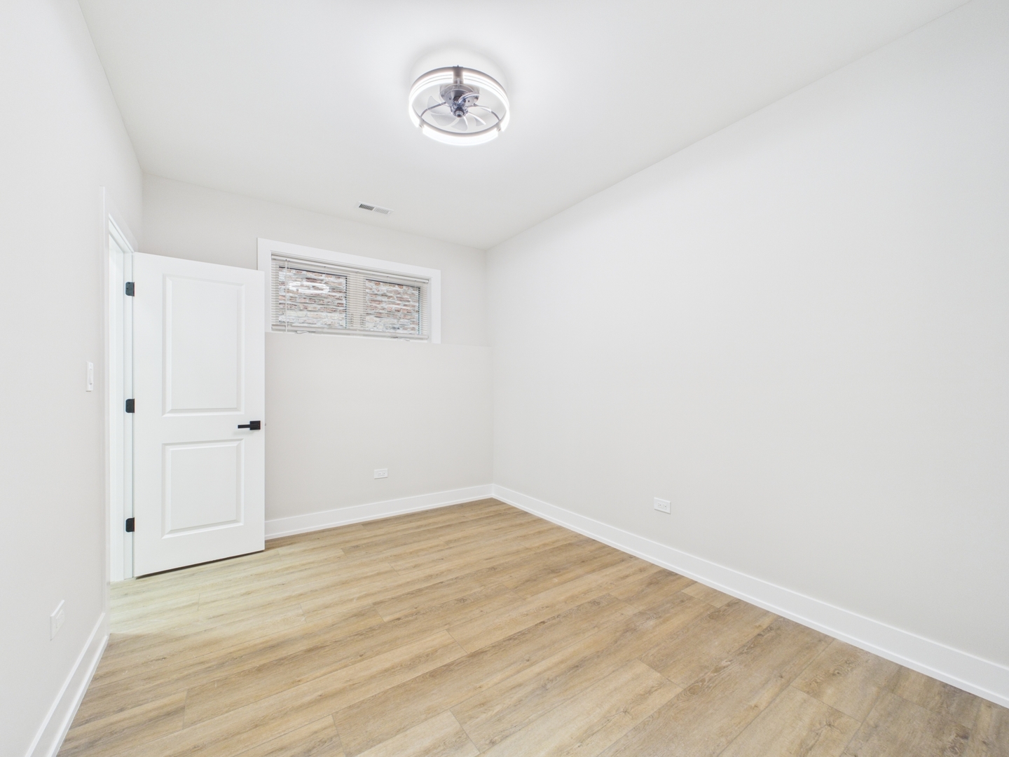 6624 S Champlain Avenue B Property Photo 10