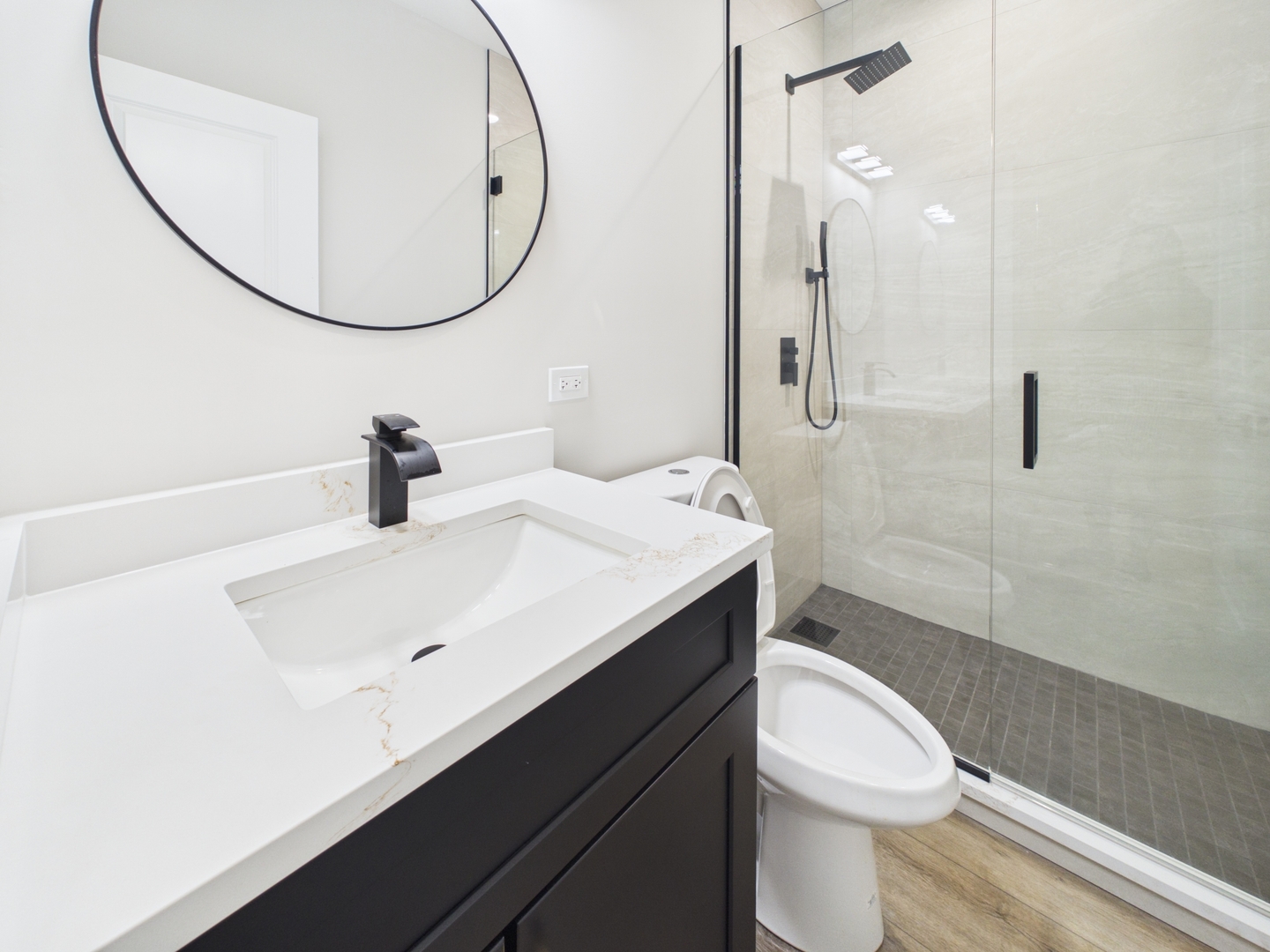 6624 S Champlain Avenue B Property Photo 12
