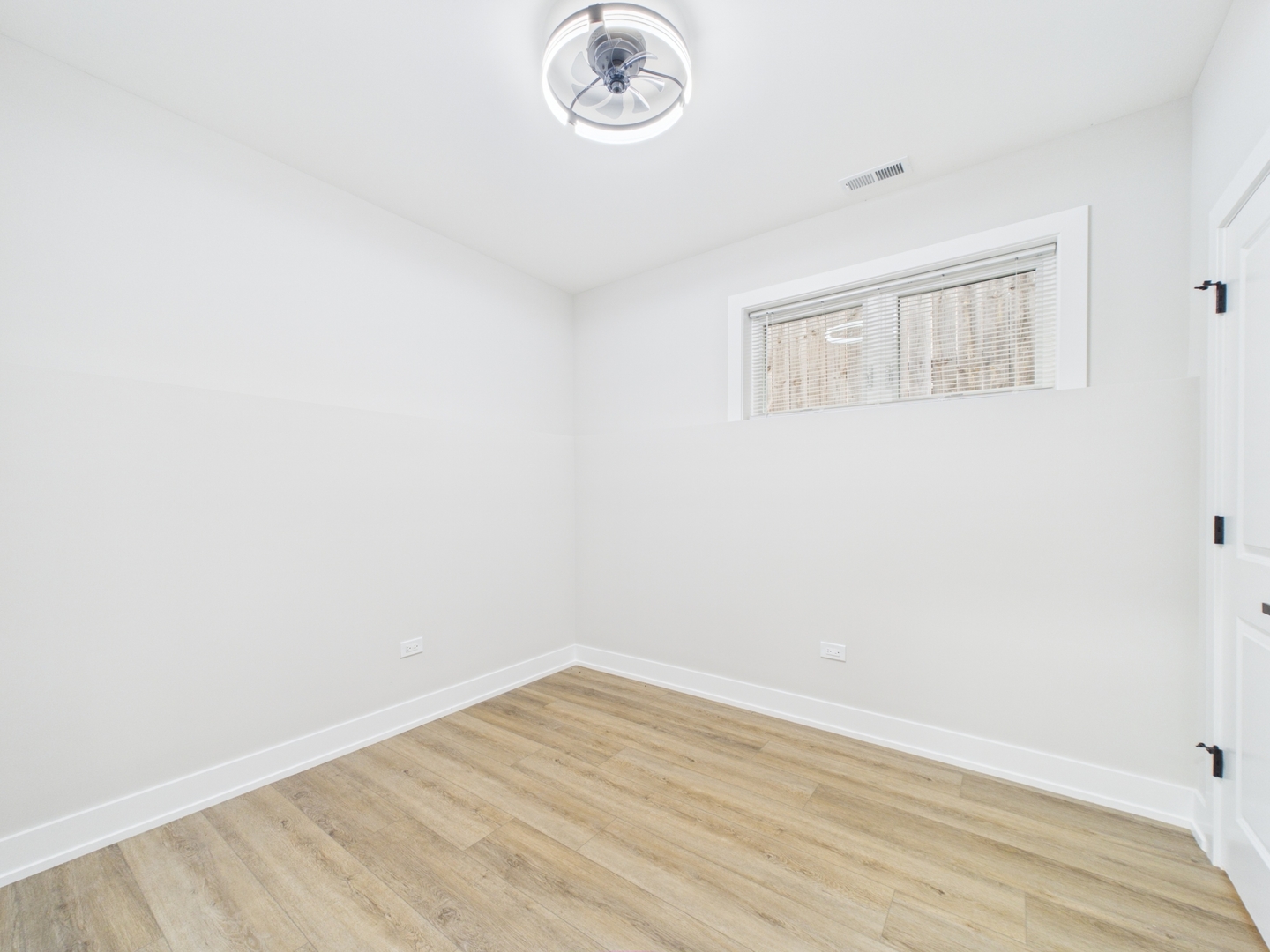 6624 S Champlain Avenue B Property Photo 14