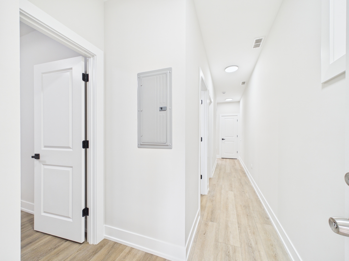 6624 S Champlain Avenue B Property Photo 15