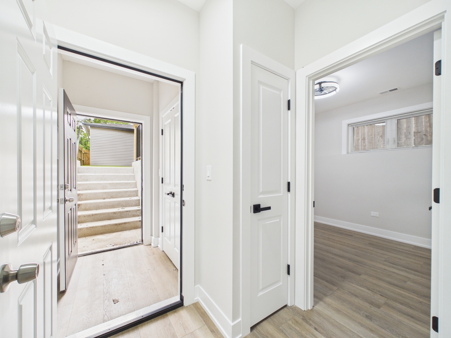 6624 S Champlain Avenue B Property Photo 16