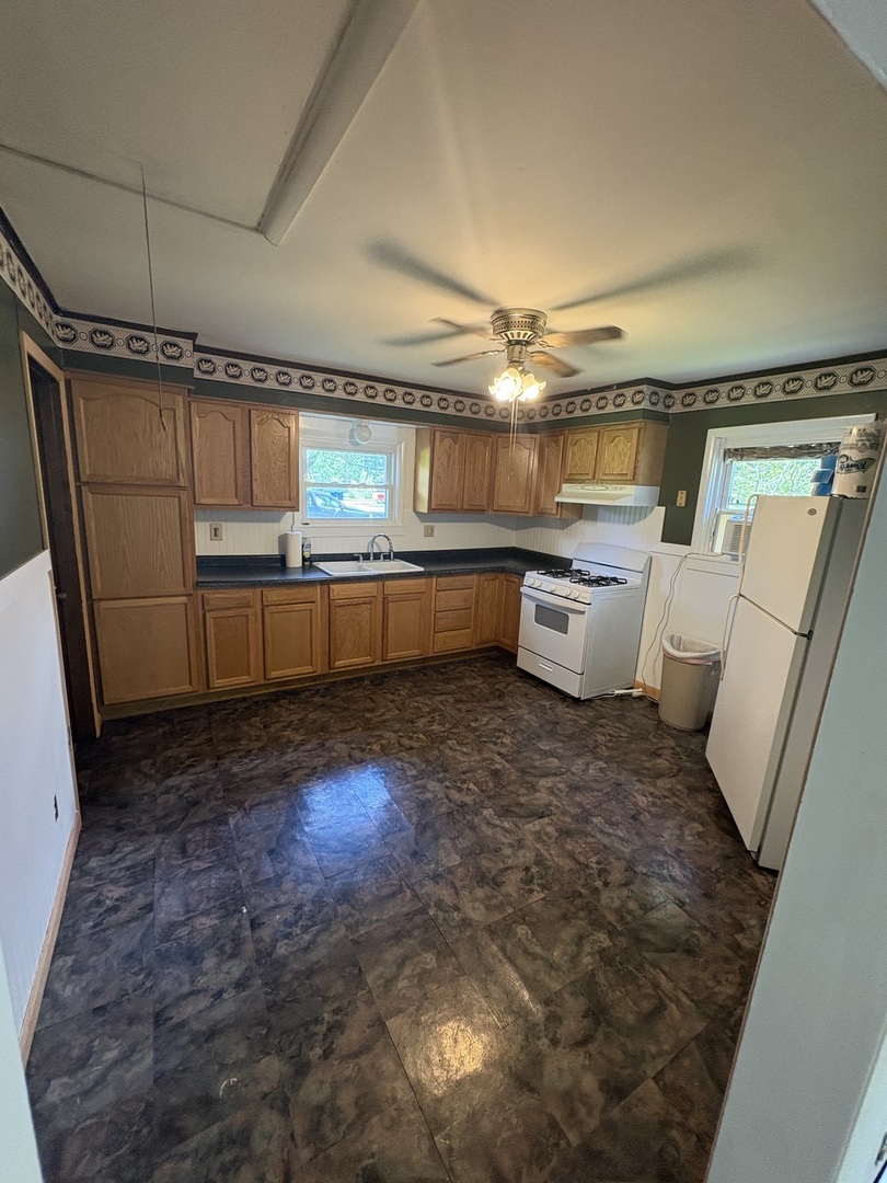 709 N Locust Street Property Photo 10