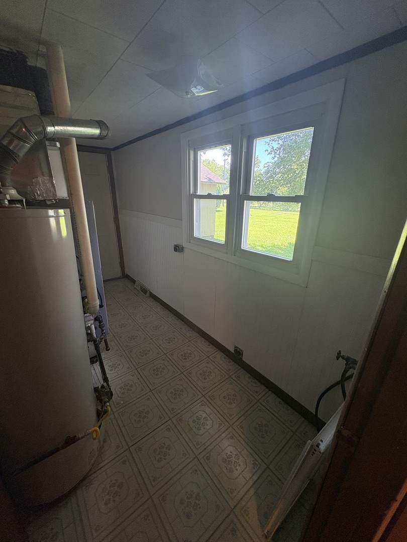 709 N Locust Street Property Photo 11