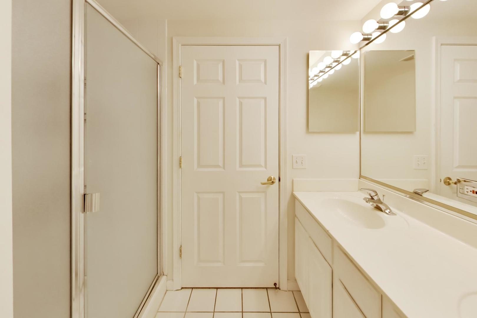190 N Milwaukee Avenue 607 Property Photo 23