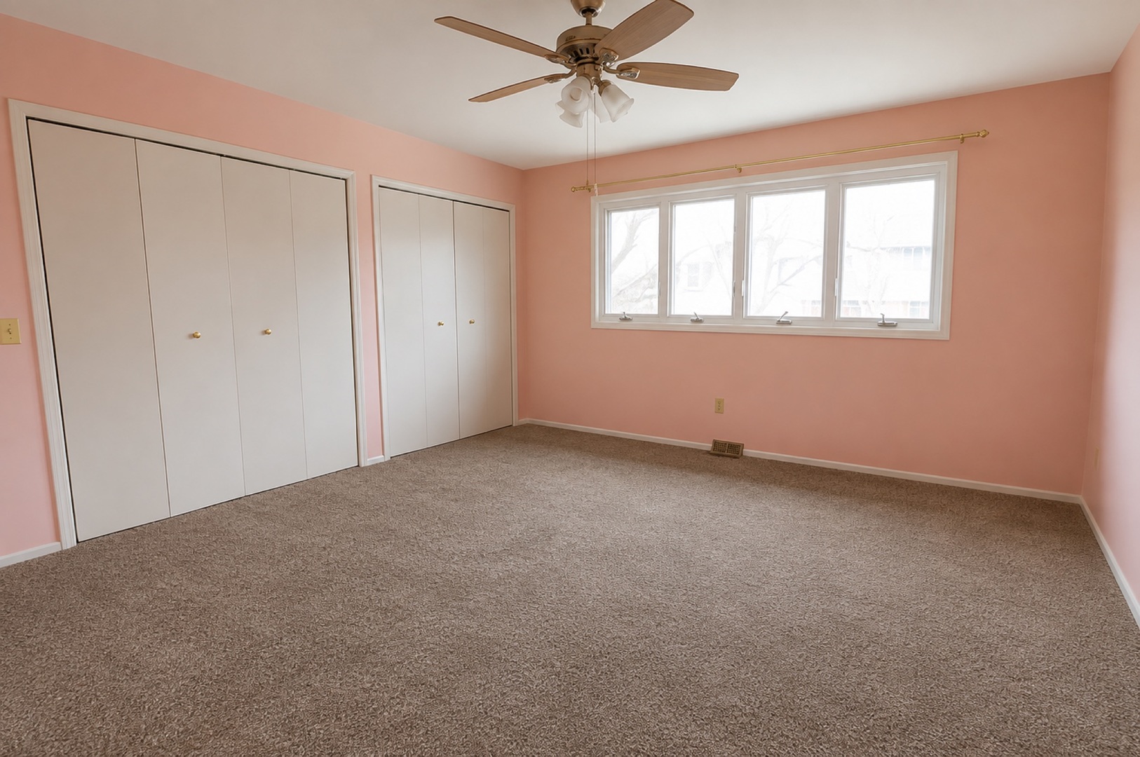 633 E 8th Avenue Property Photo 17
