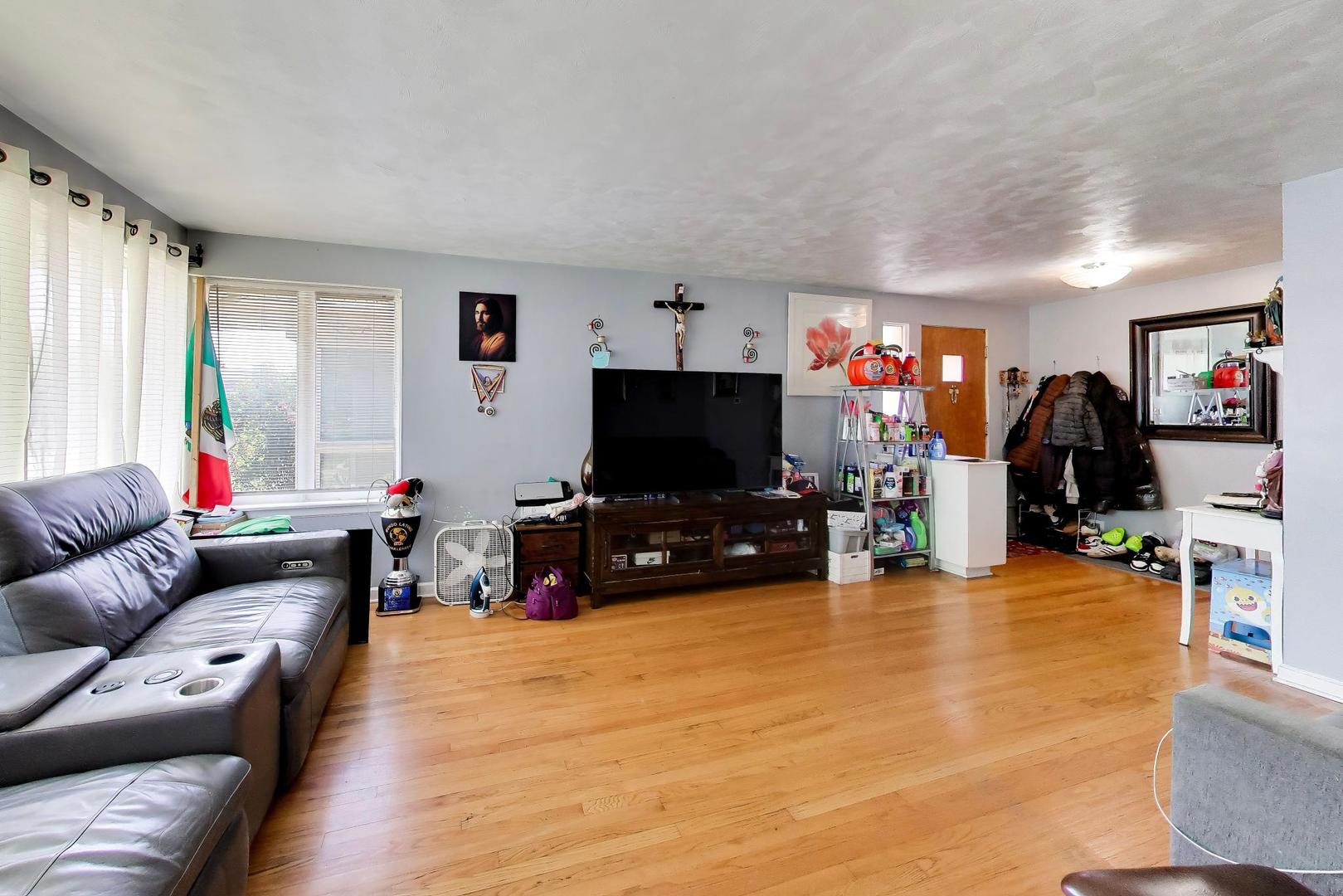 6018 N Campbell Avenue Property Photo 4