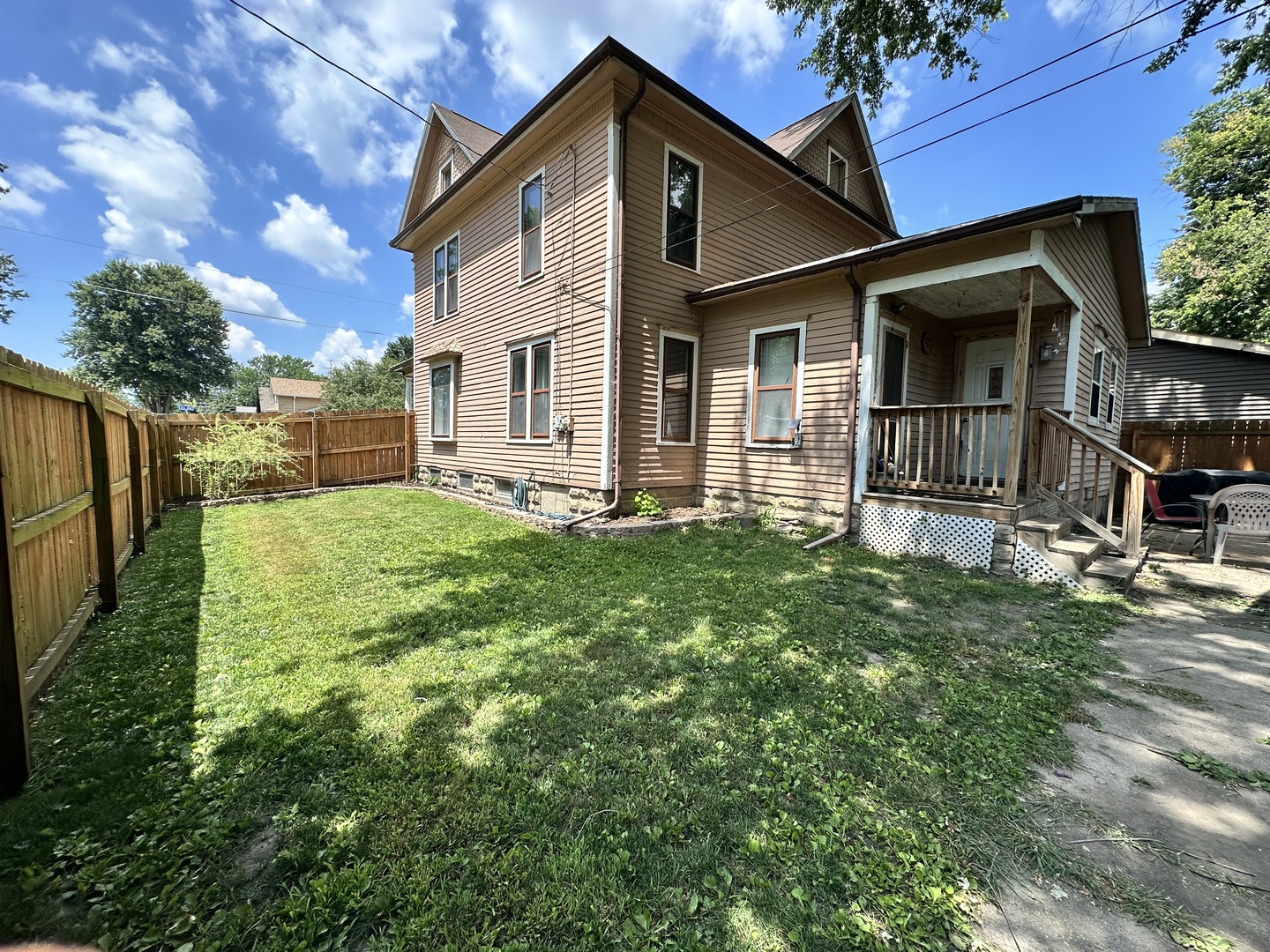 1102 8th Avenue Property Photo 18
