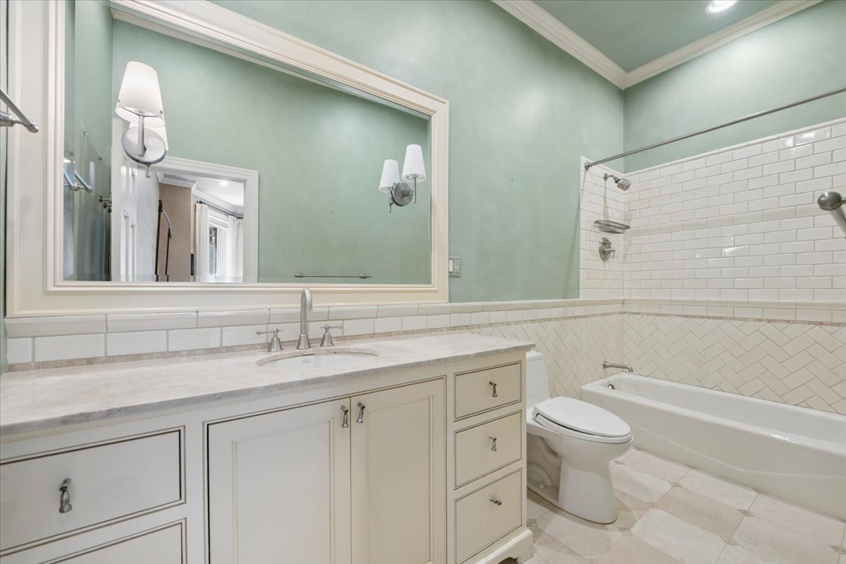 12708094 Property Photo 15