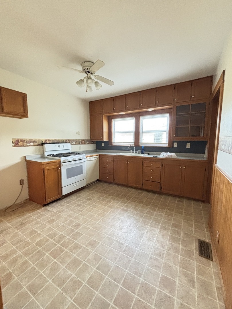 336 4th Street Property Photo 7