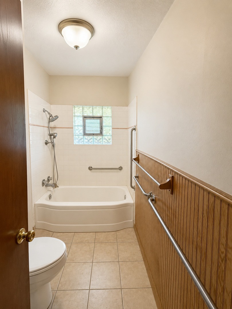8130 45th Place Property Photo 4