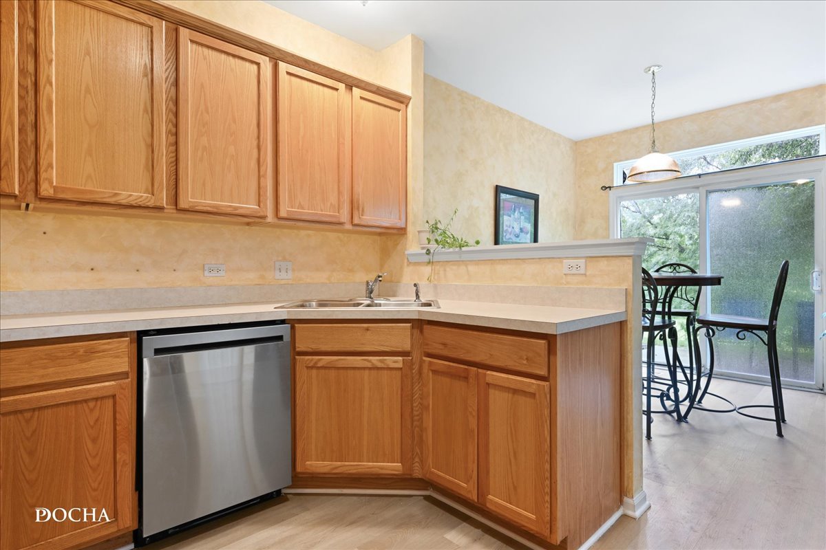 2365 Sunrise Circle Property Photo 4