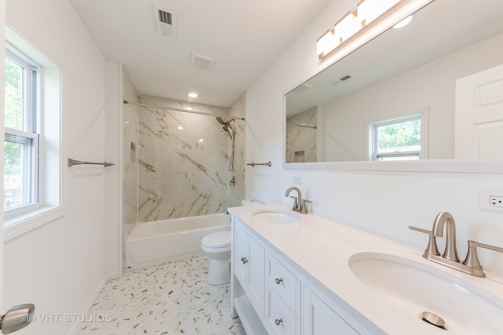 1210 Park Avenue Property Photo 17