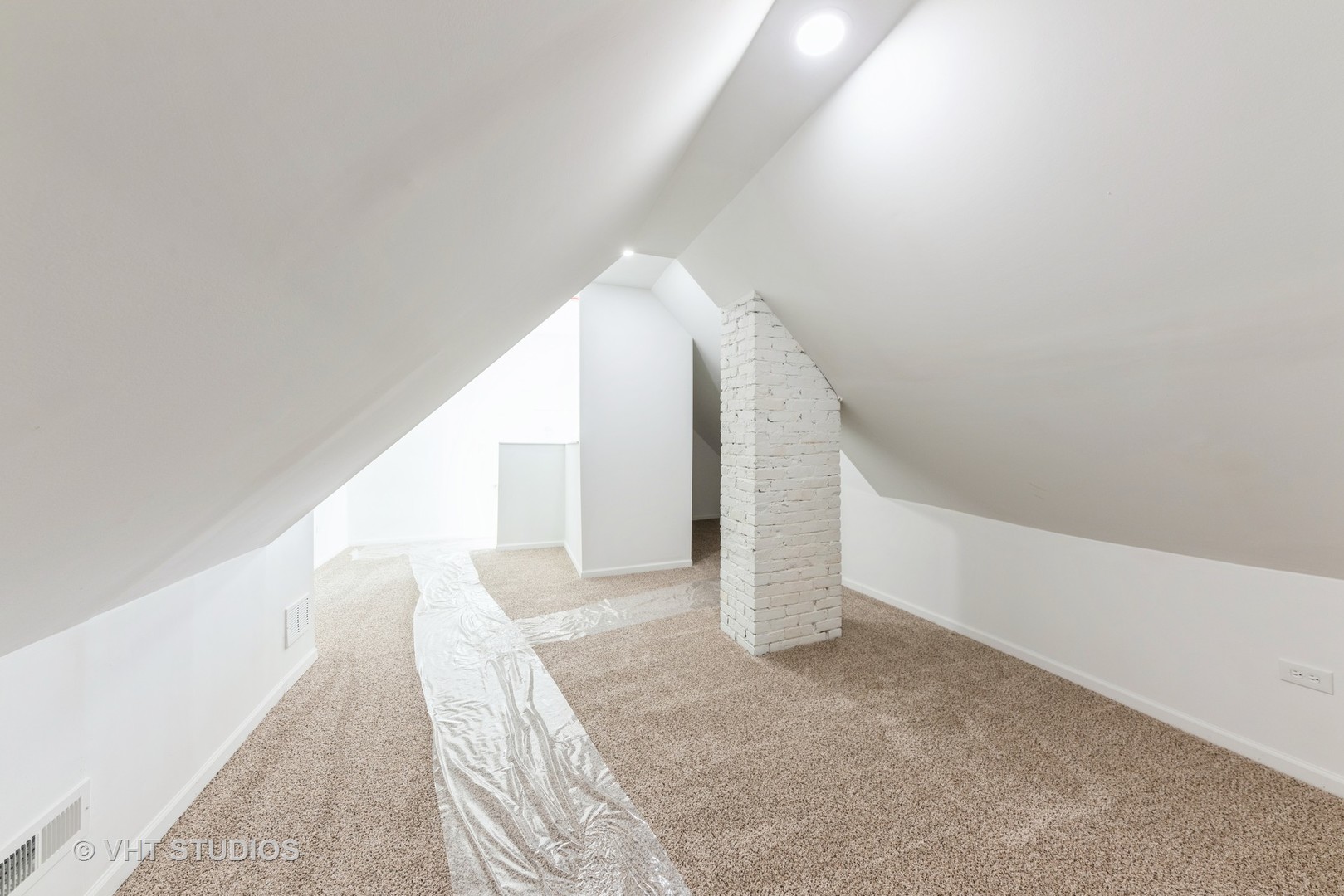 1210 Park Avenue Property Photo 18