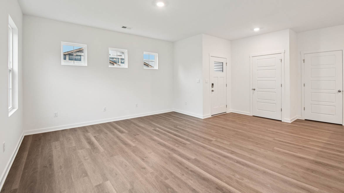 6447 Maple Glen Drive Property Photo 4