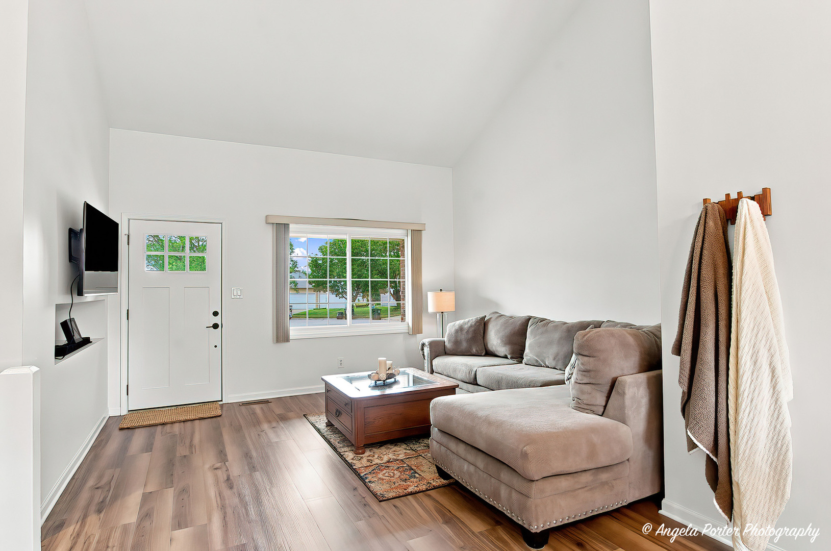 3611 W Drake Court Property Photo 2