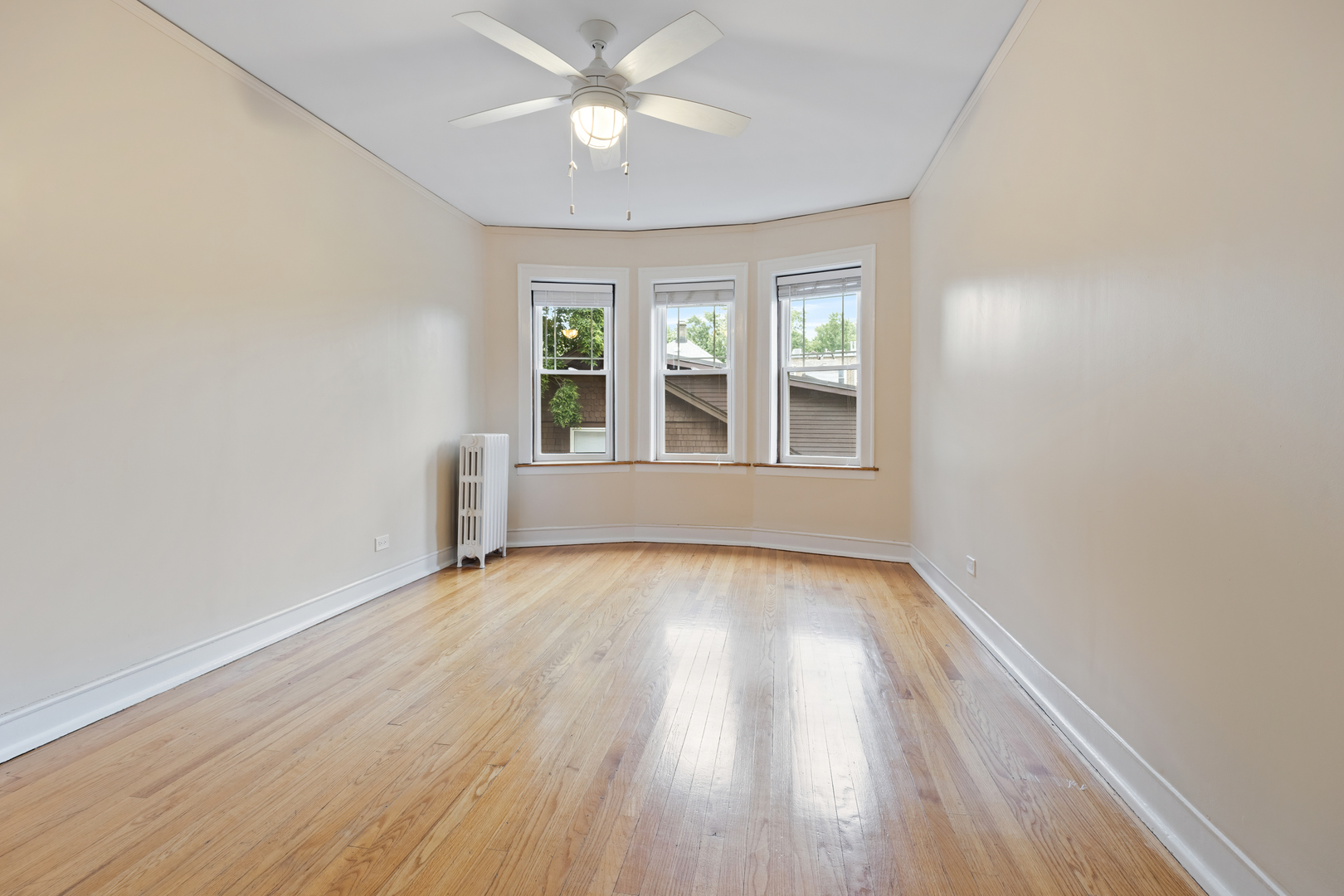 1923 W Estes Avenue 2s Property Photo 6