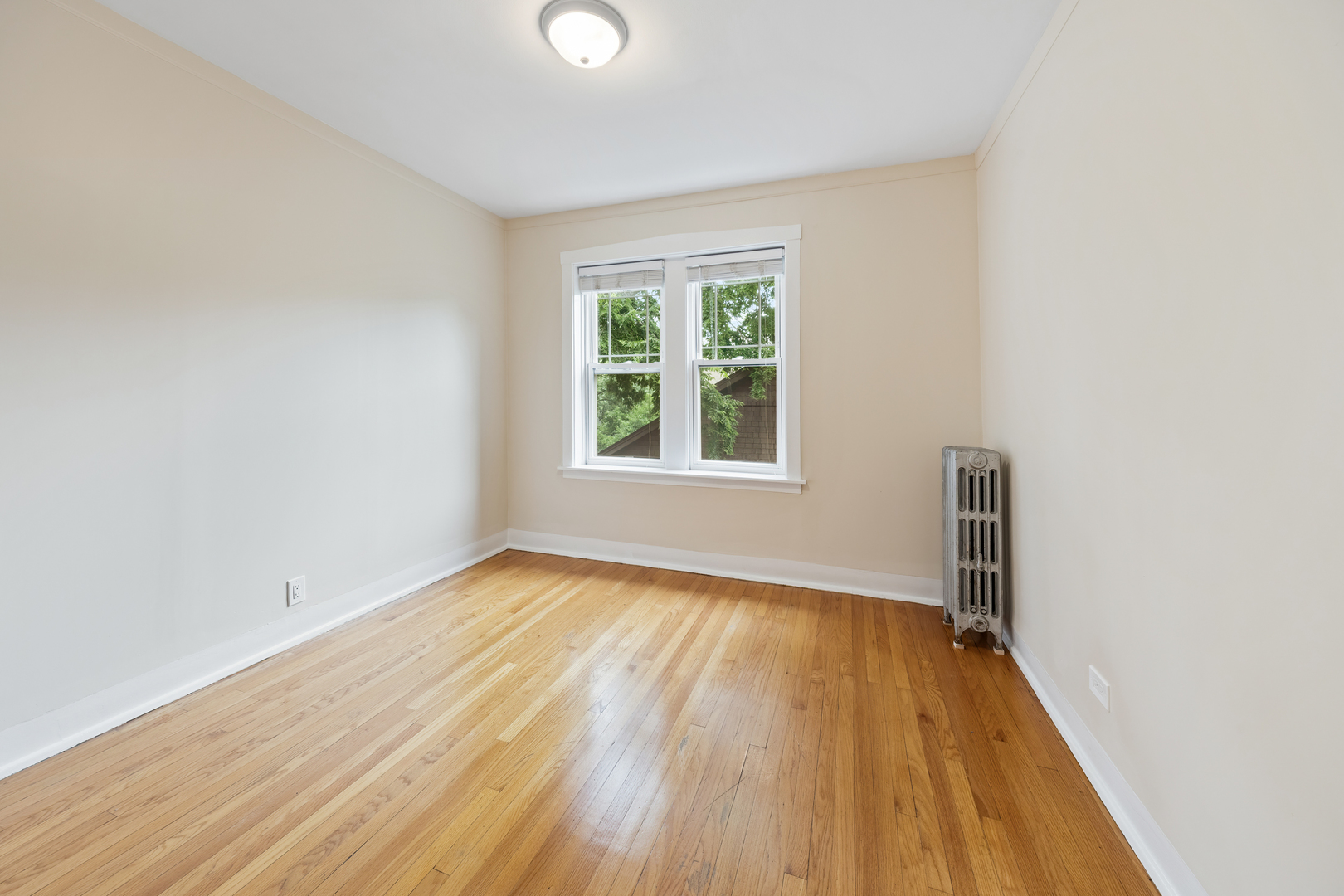 1923 W Estes Avenue 2s Property Photo 8