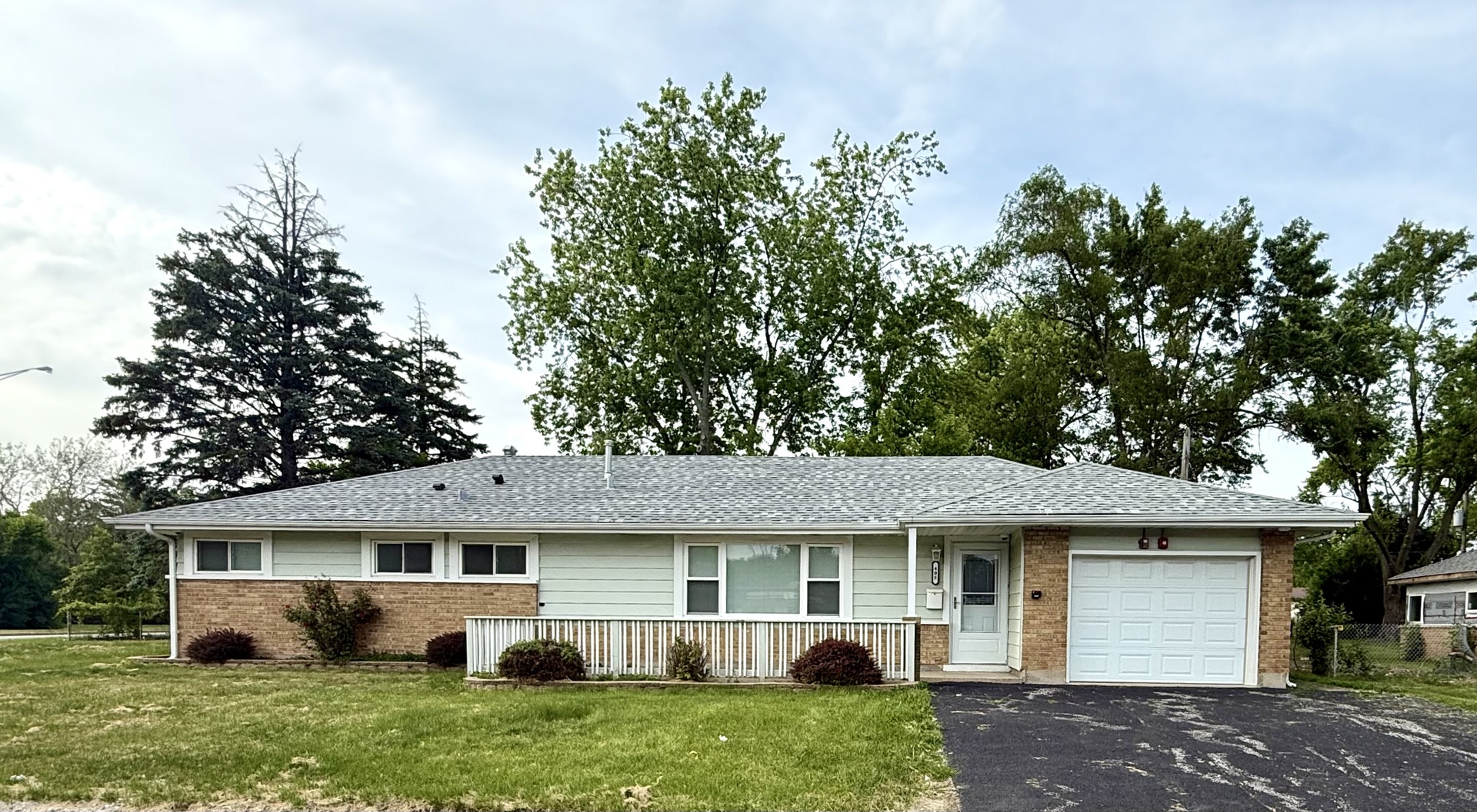 408 Sauk Trail Property Photo 1