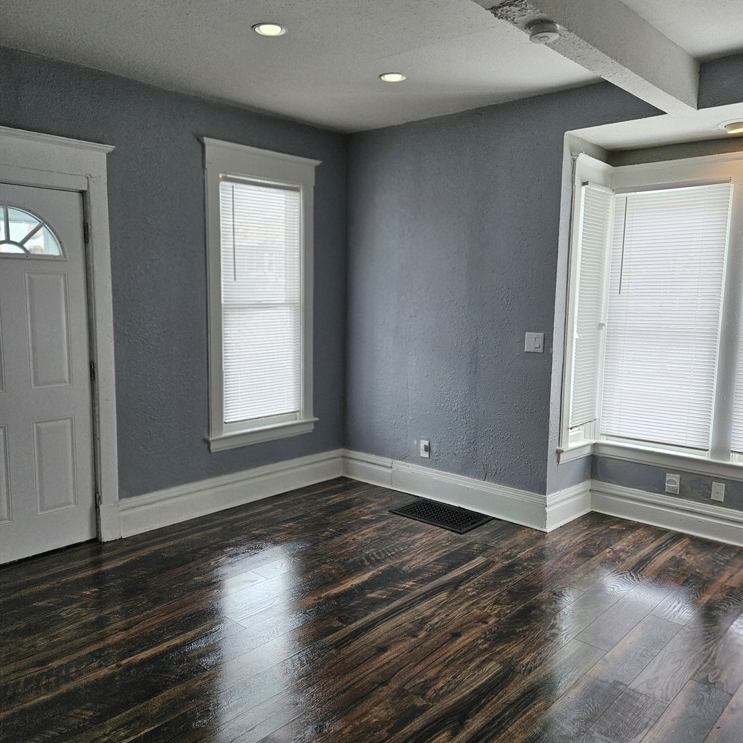 945 North Avenue Property Photo 6