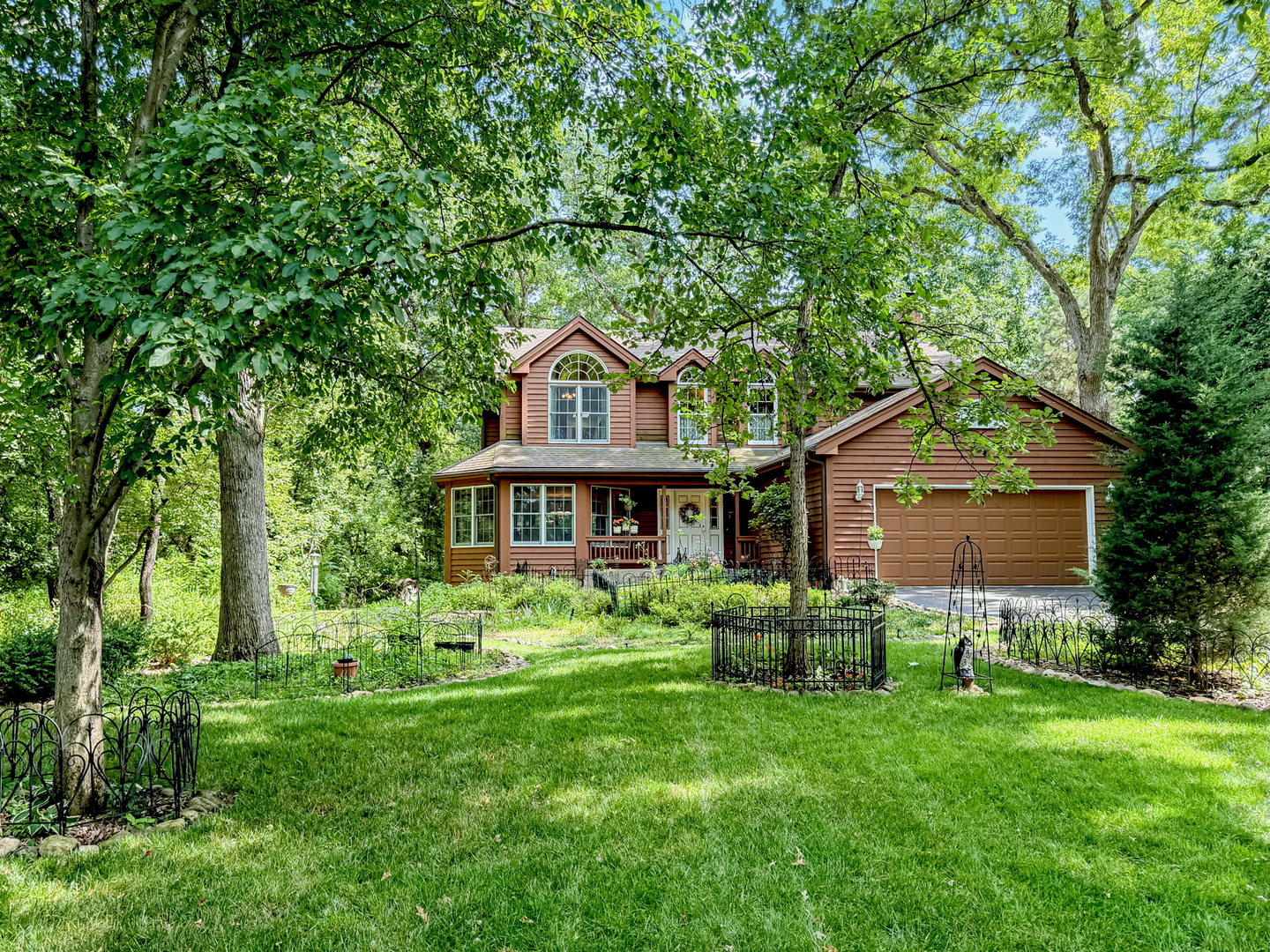 446 Roslyn Road Property Photo 1